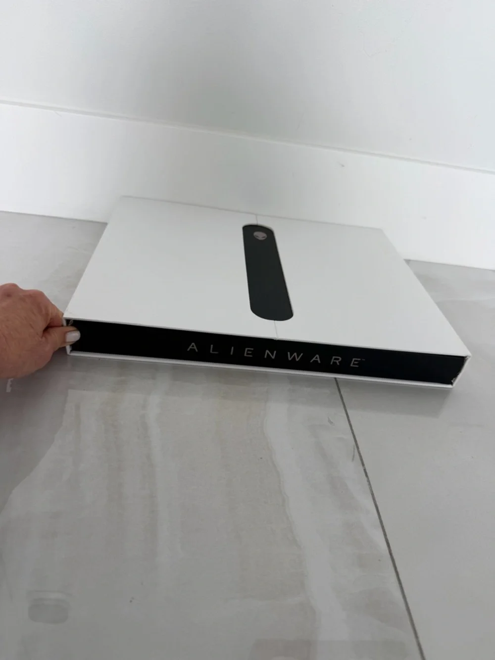 Alienware X16 R2 Empty Gaming Laptop Box - Picture 7 of 12